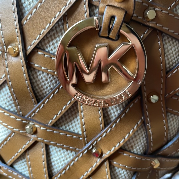 Brand new Michael Kors hand bag with tag - Picture 4 of 8